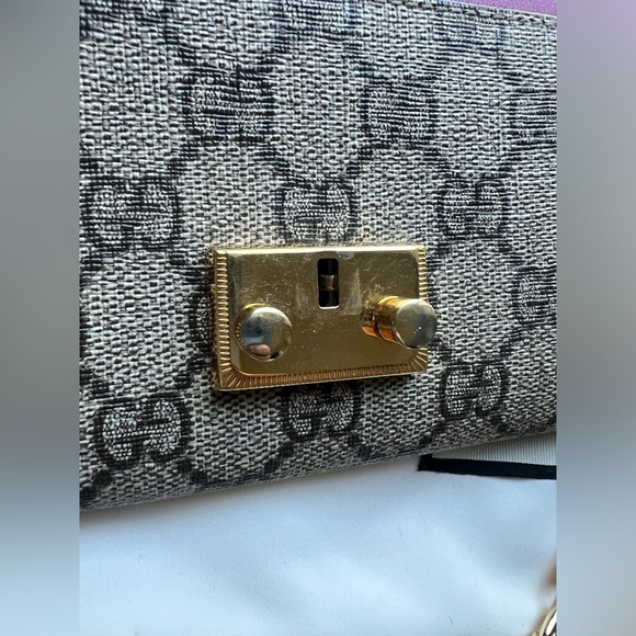 Gucci padlock wallet on a chain - Picture 9 of 12